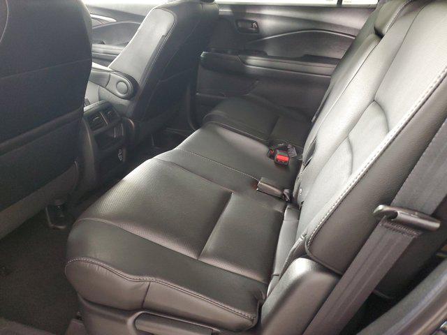 Photo of 2022 Crystal Black Pearl Honda Passport