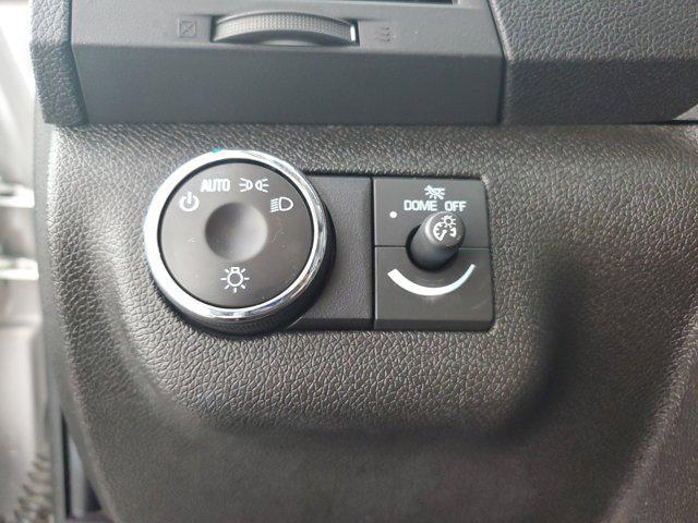 Photo of 2012 Silver Ice Metallic Chevrolet Traverse