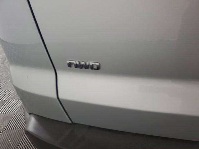 Photo of 2012 Silver Ice Metallic Chevrolet Traverse