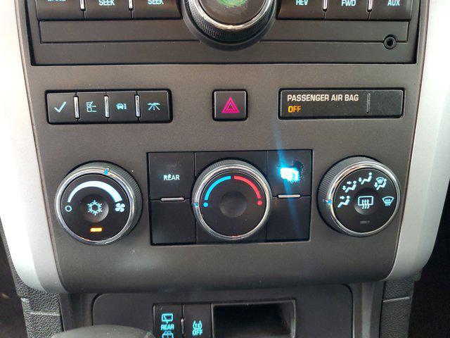 Photo of 2012 Silver Ice Metallic Chevrolet Traverse
