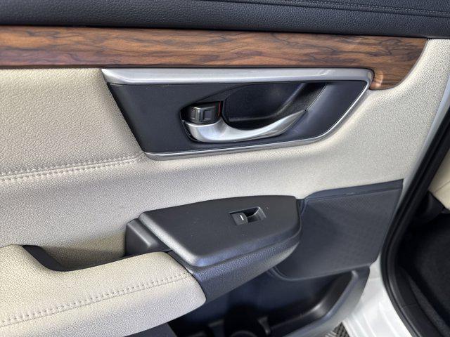 Photo of 2022 Platinum White Pearl Honda CR-V