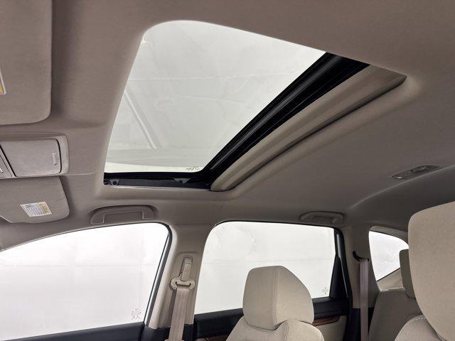 Photo of 2022 Platinum White Pearl Honda CR-V