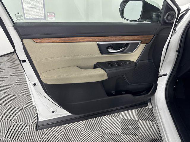 Photo of 2022 Platinum White Pearl Honda CR-V