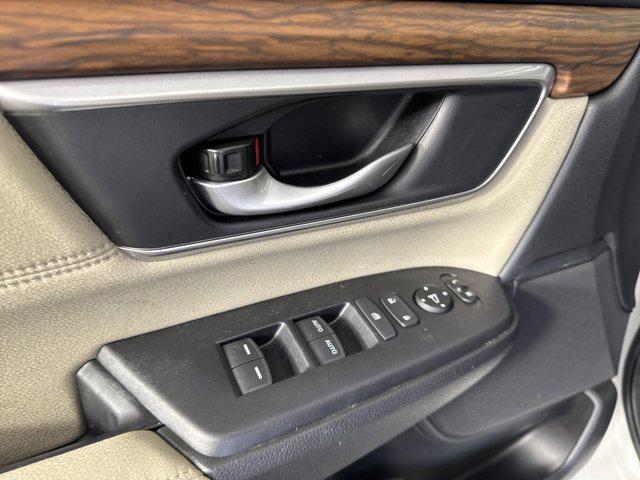 Photo of 2022 Platinum White Pearl Honda CR-V