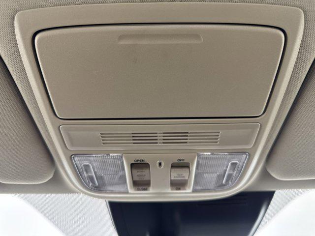 Photo of 2022 Platinum White Pearl Honda CR-V