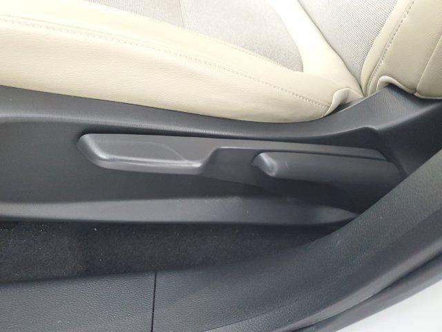 Photo of 2019 Platinum White Pearl Honda Clarity Plug-In Hybrid