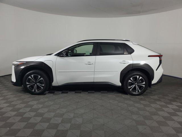 Photo of 2023 Wind Chill Pearl w/Black Roof Toyota bZ4X