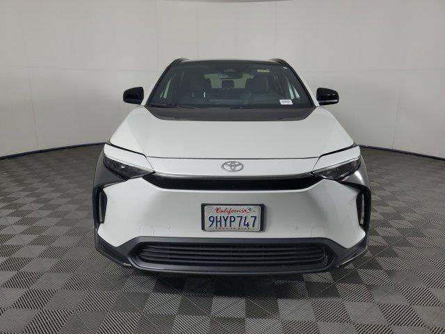 Photo of 2023 Wind Chill Pearl w/Black Roof Toyota bZ4X