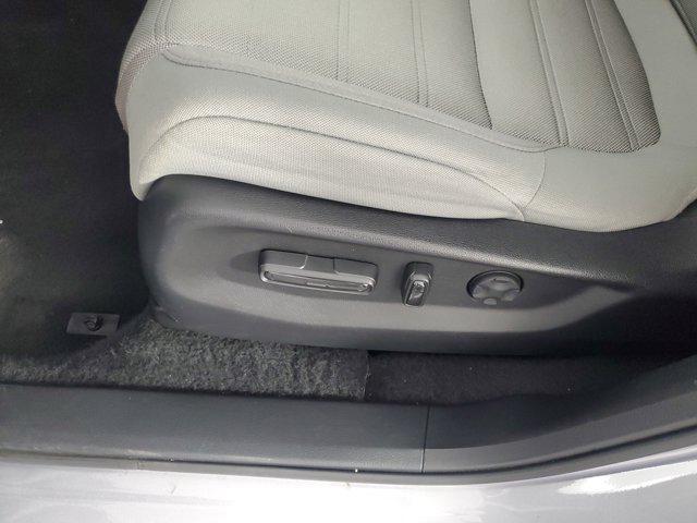 Photo of 2022 Lunar Silver Metallic Honda CR-V Hybrid