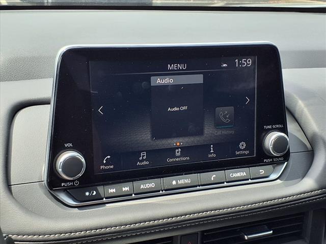 Photo of 2025 Everest White Pearl Nissan Rogue