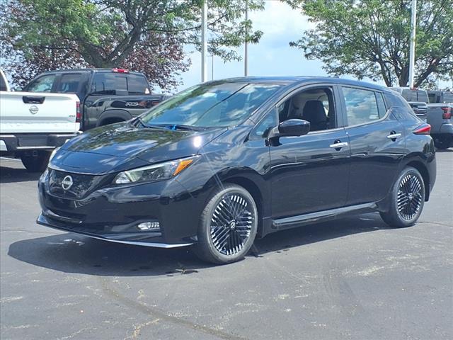 Photo of 2025 Super Black Nissan Leaf