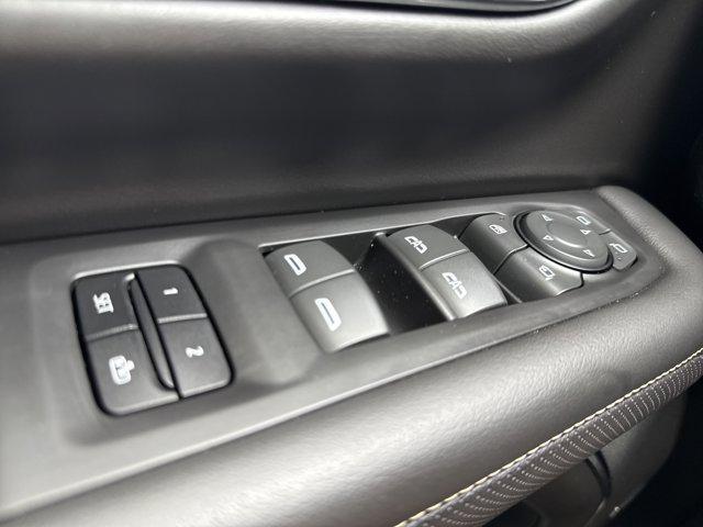 Photo of 2023 White Frost Tricoat GMC Yukon XL