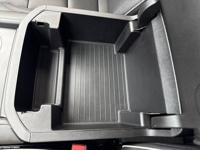 Photo of 2023 White Frost Tricoat GMC Yukon XL