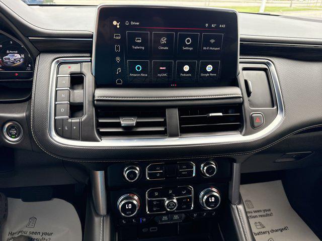 Photo of 2023 White Frost Tricoat GMC Yukon XL