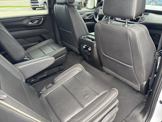 Photo of 2023 White Frost Tricoat GMC Yukon XL
