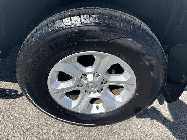Photo of 2018 Super White Toyota 4Runner