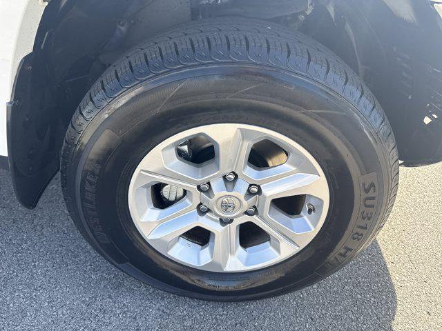 Photo of 2018 Super White Toyota 4Runner