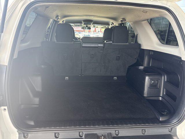Photo of 2018 Super White Toyota 4Runner