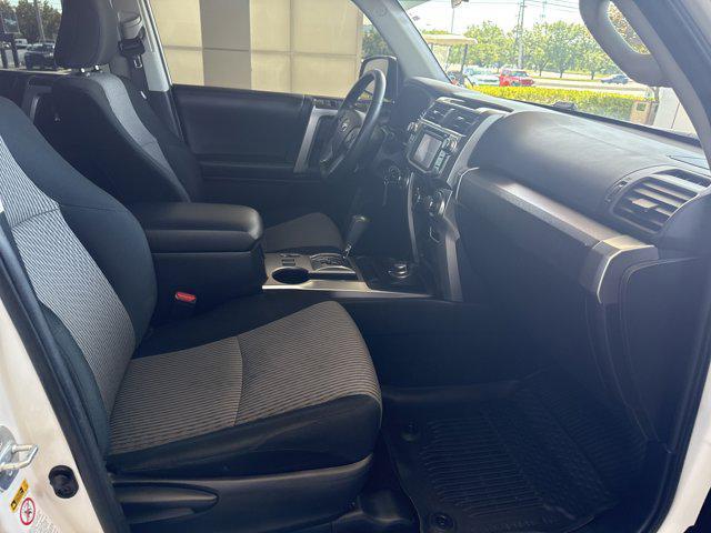Photo of 2018 Super White Toyota 4Runner