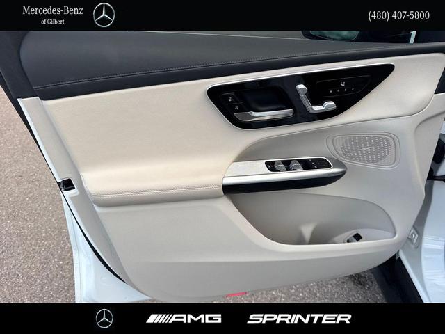 Photo of 2025 Polar White Mercedes-Benz GLC 300