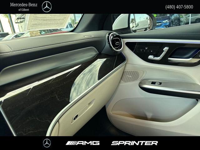 Photo of 2025 Polar White Mercedes-Benz GLC 300