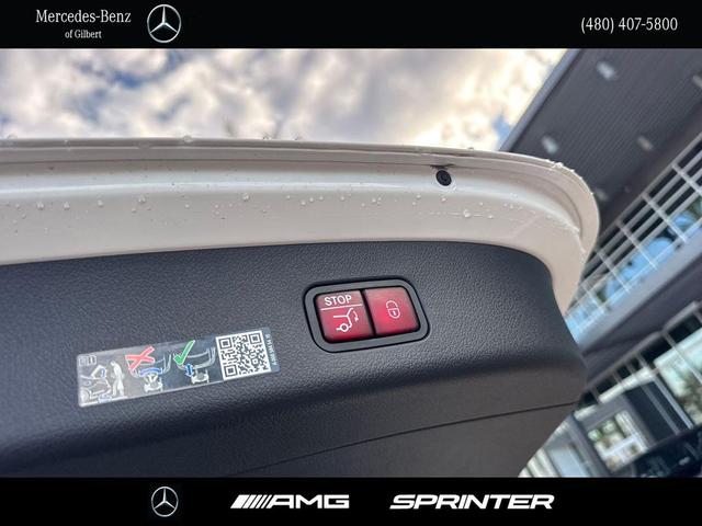 Photo of 2025 Polar White Mercedes-Benz GLC 300