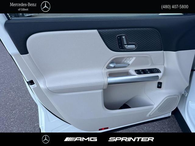 Photo of 2025 Polar White Mercedes-Benz GLA 250