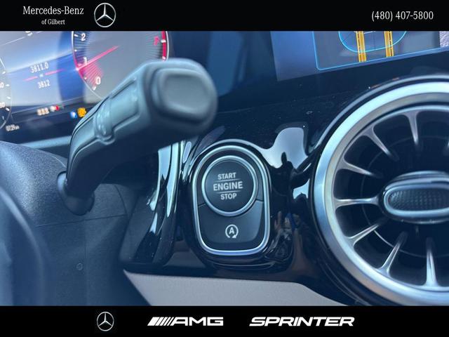 Photo of 2025 Polar White Mercedes-Benz GLA 250