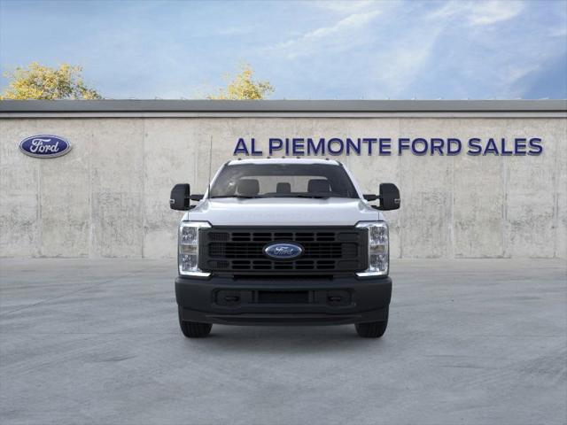 Photo of 2025 Oxford White Ford F-350