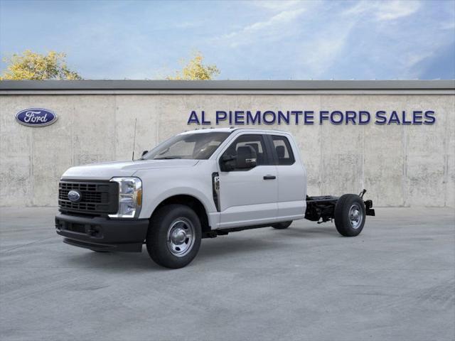 Photo of 2025 Oxford White Ford F-350