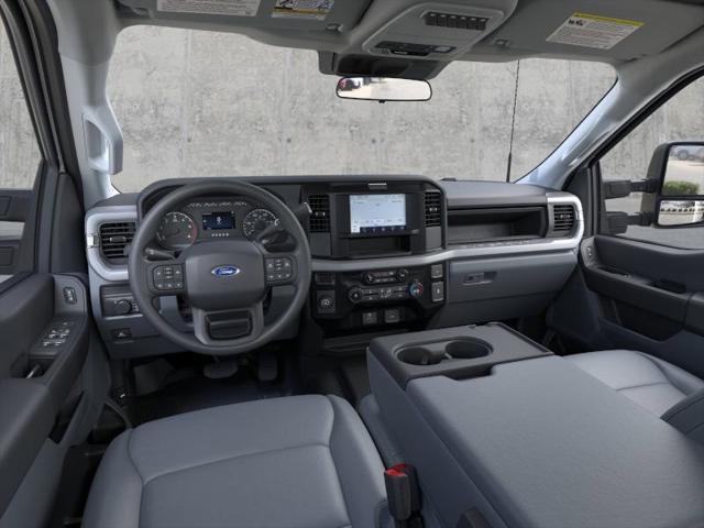 Photo of 2025 Oxford White Ford F-350