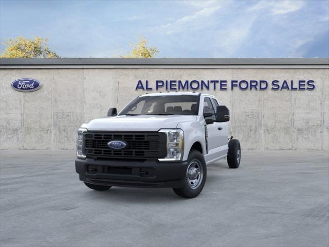 Photo of 2025 Oxford White Ford F-350
