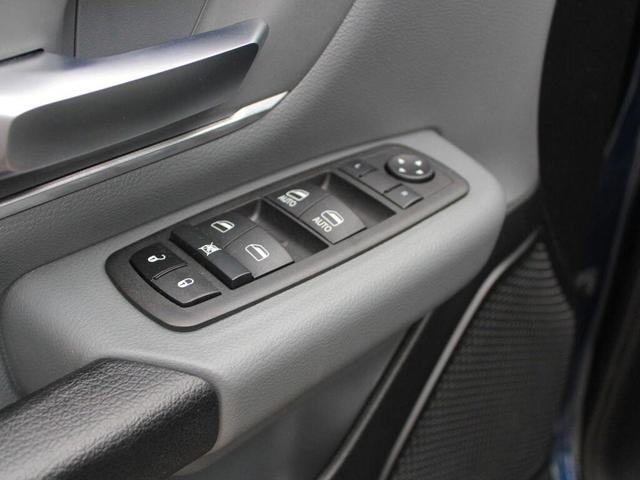 Photo of 2022 Patriot Blue Pearlcoat RAM 1500