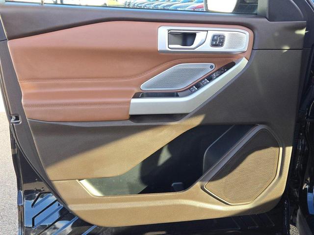 Photo of 2021 Agate Black Metallic Ford Explorer