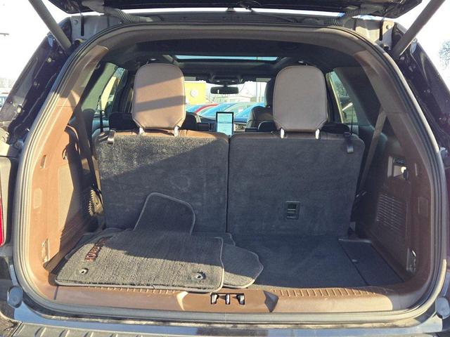 Photo of 2021 Agate Black Metallic Ford Explorer