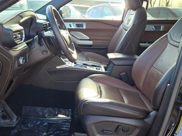 Photo of 2021 Agate Black Metallic Ford Explorer
