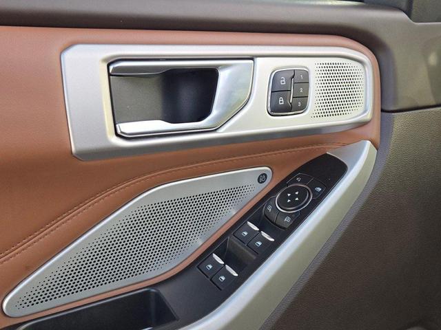 Photo of 2021 Agate Black Metallic Ford Explorer