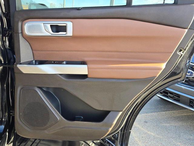 Photo of 2021 Agate Black Metallic Ford Explorer