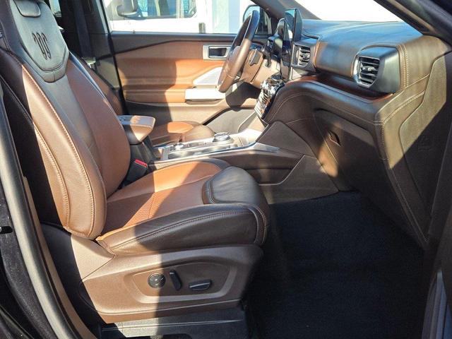 Photo of 2021 Agate Black Metallic Ford Explorer