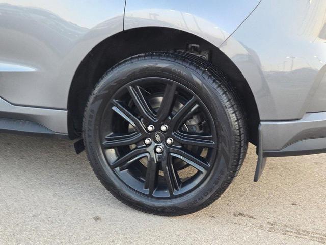 Photo of 2022 Carbonized Gray Metallic Ford Edge