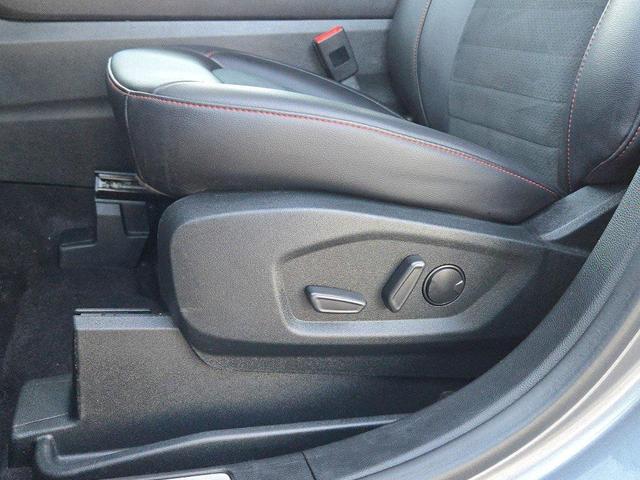 Photo of 2022 Carbonized Gray Metallic Ford Edge