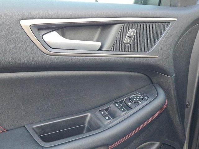 Photo of 2022 Carbonized Gray Metallic Ford Edge