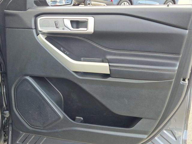 Photo of 2021 Gray Metallic Ford Explorer