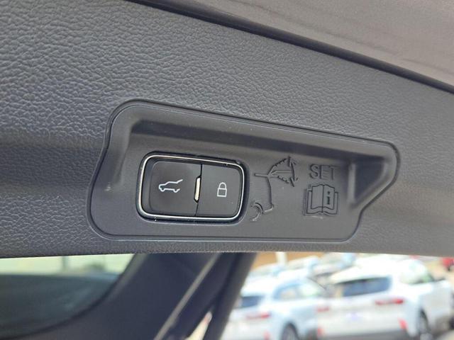 Photo of 2021 Gray Metallic Ford Explorer