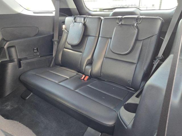 Photo of 2021 Gray Metallic Ford Explorer
