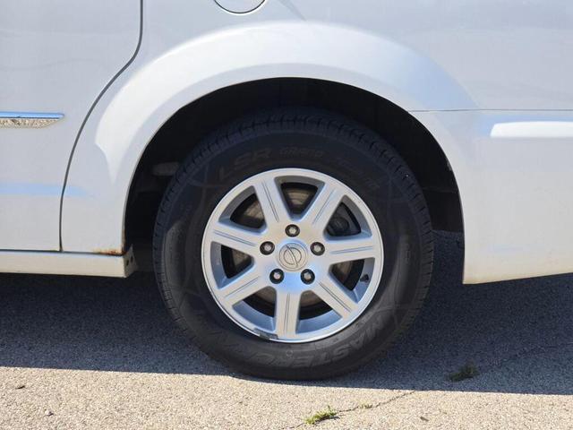 Photo of 2012 Stone White Clearcoat Chrysler Town & Country