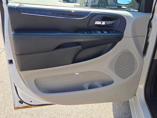 Photo of 2012 Stone White Clearcoat Chrysler Town & Country
