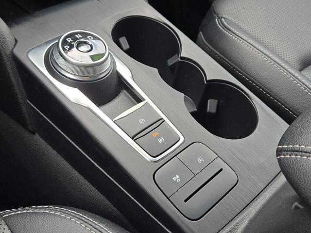 Photo of 2022 Black Metallic Ford Escape