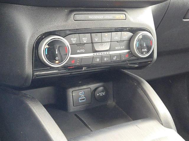 Photo of 2022 Black Metallic Ford Escape
