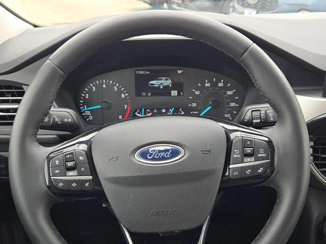 Photo of 2022 Black Metallic Ford Escape
